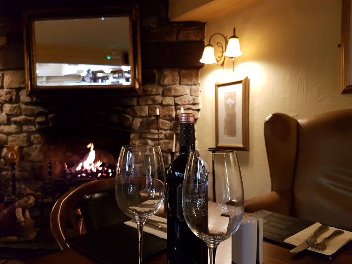 The Old Barn Inn Нюпорт Екстериор снимка