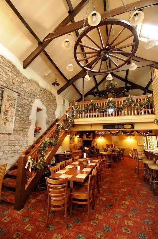 The Old Barn Inn Нюпорт Екстериор снимка